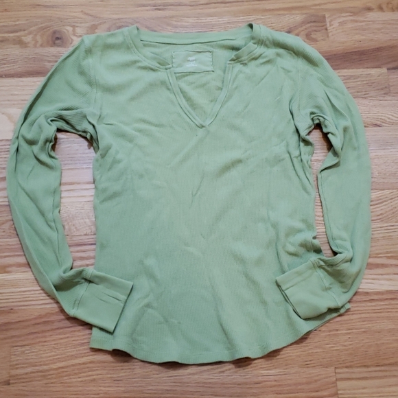 GAP Tops - Gap Long Sleeve V-neck T-shirt